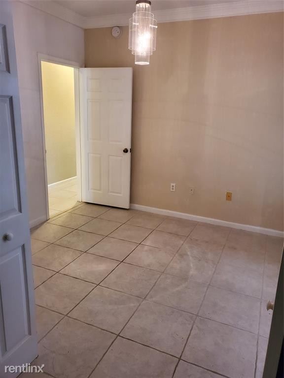 Building Photo - 3 br, 2 bath House - 2941 Riverside Dr Apt...