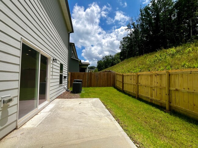 Building Photo - *MOVE IN SPECIAL 50% OFF FIRST MONTH'S RENT* 4 BR/2.5 BA New Construction with Attached Garage in...