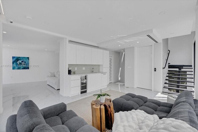 Building Photo - 11 Century Ln