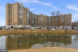 Building Photo - 15101 Interlachen Dr
