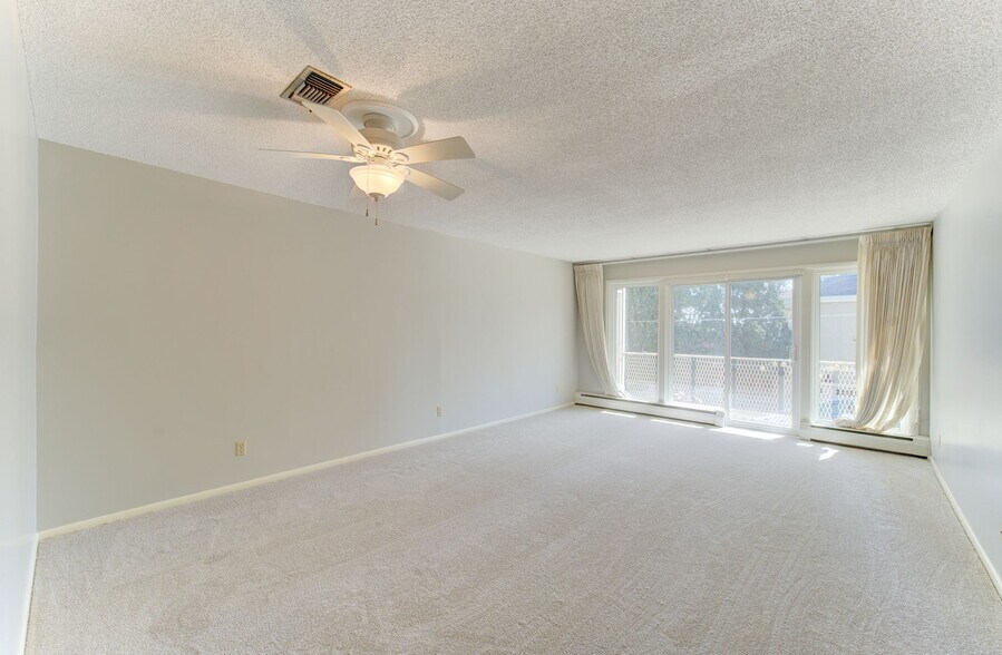 Building Photo - 410 6th Ave SW