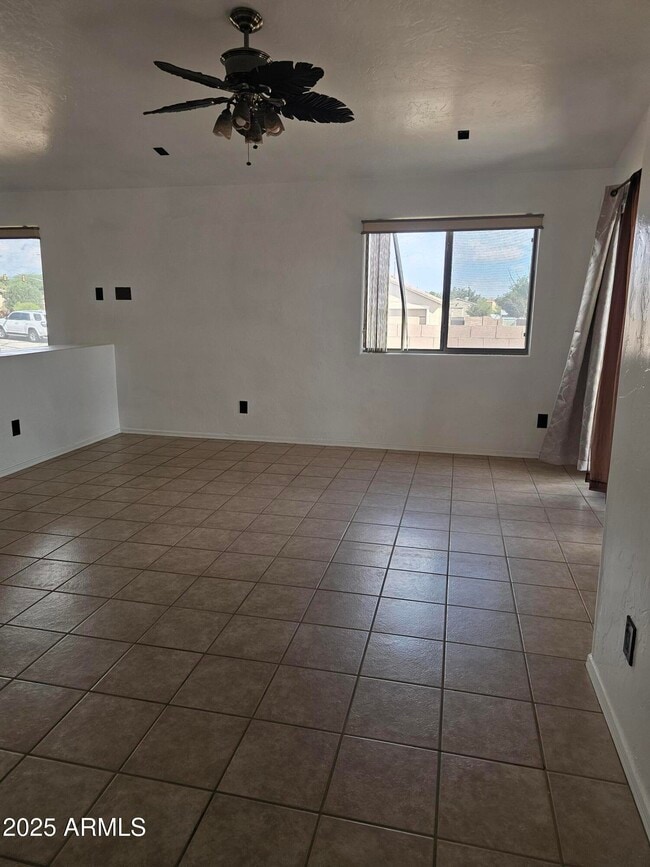 Building Photo - 2311 Skyview Dr