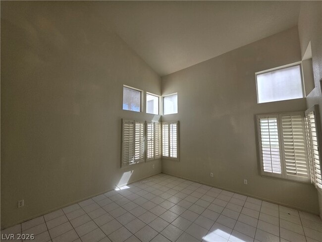Building Photo - 8008 Dover Shores Ave