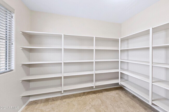 Building Photo - 4634 E Tierra Buena Ln