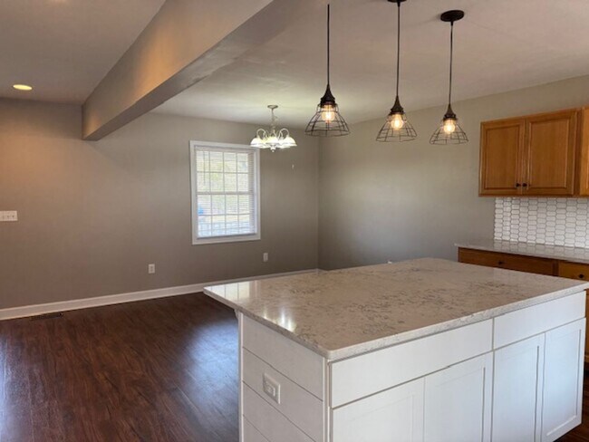 Building Photo - Single Family Home