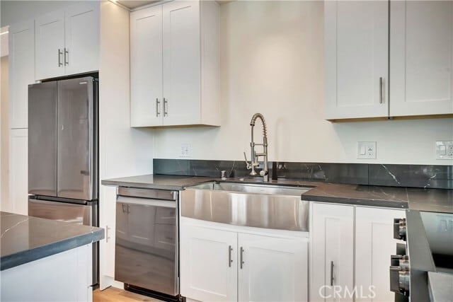 Building Photo - 6721 Rhea Ave