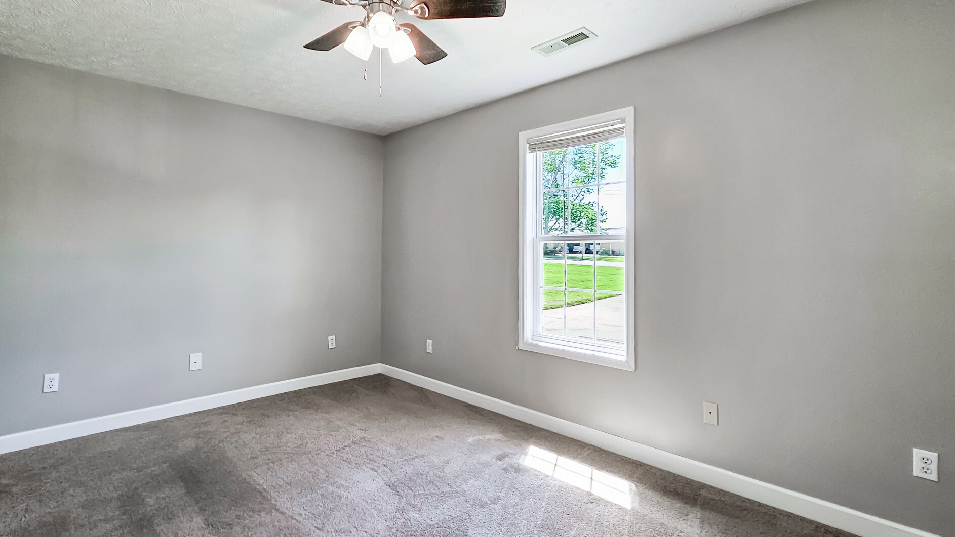 Building Photo - 14968 Cambridge Ln
