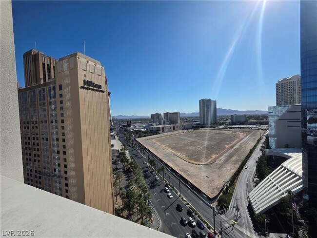 Building Photo - 2700 S Las Vegas Blvd