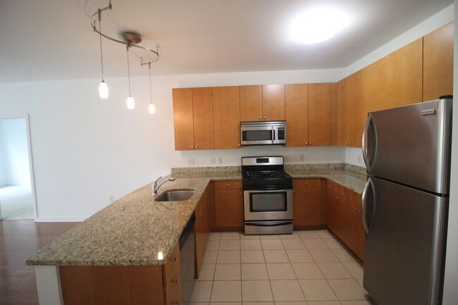 Building Photo - 2026/2027 JHU Off -Campus Gorgeous 2bd/2ba at The Lofts w/ W/D & A/C & more! Available 6/9/26