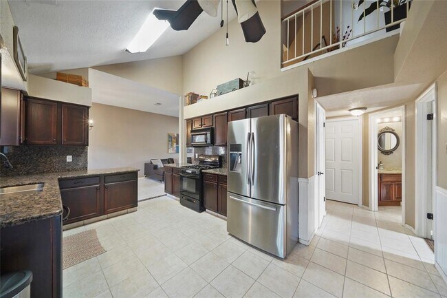 Building Photo - 10035 Red Wolf Ln