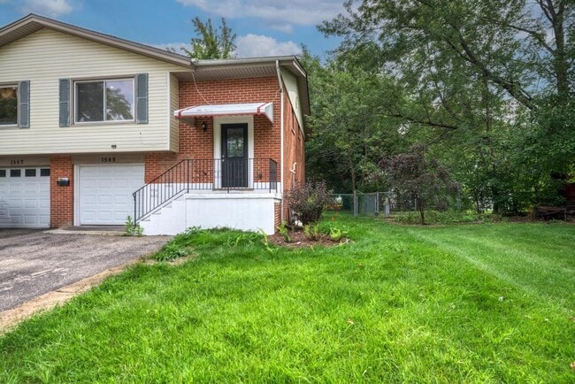 Building Photo - 1549 Revere Cir