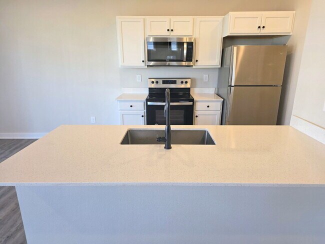 Building Photo - 6951 Bluebell Ct