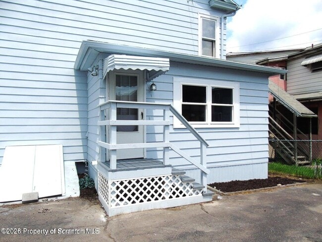 Building Photo - 131 S Blakely St