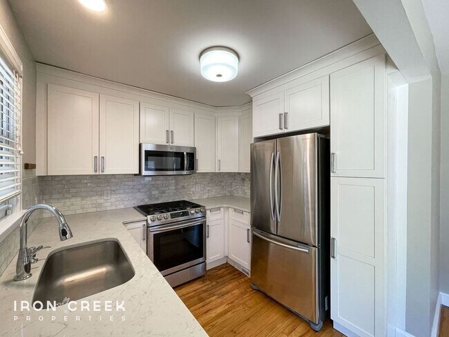 Building Photo - 21 Brevard Rd