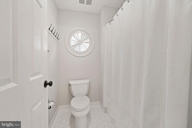 Building Photo - 5108 Warren Pl NW