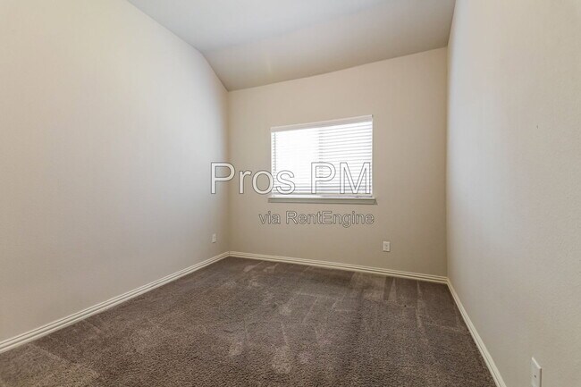 Building Photo - 1120 Salem Dr