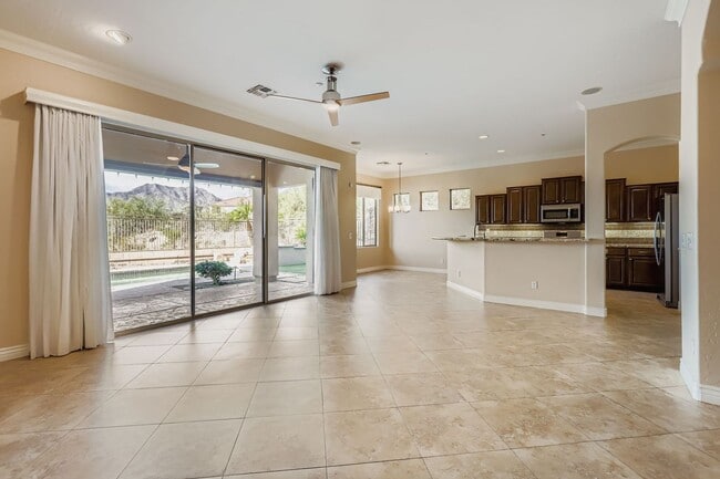 Building Photo - Beautiful, Secluded 3 bedroom home on golf...