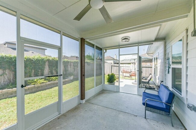 Building Photo - 10018 Chase Ct