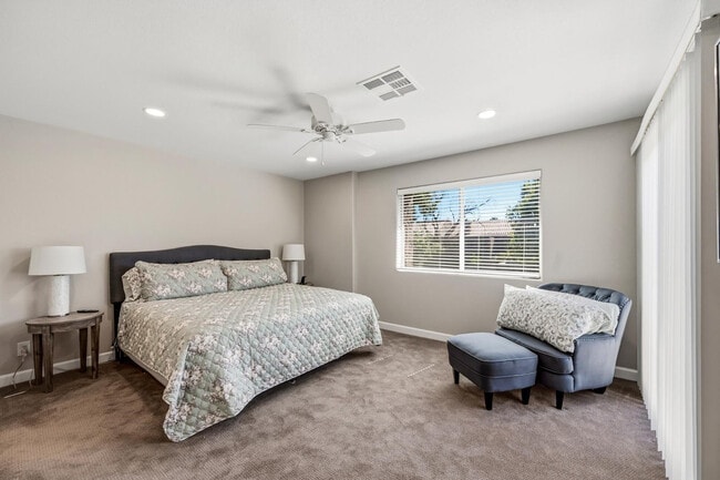 Building Photo - 7340 N Vía Camello Del Norte