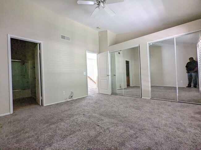 Building Photo - You will love this beautiful townhouse near Victoria Gardens!