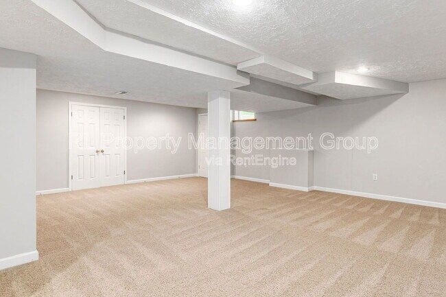 Building Photo - 5551 Ainsley Dr