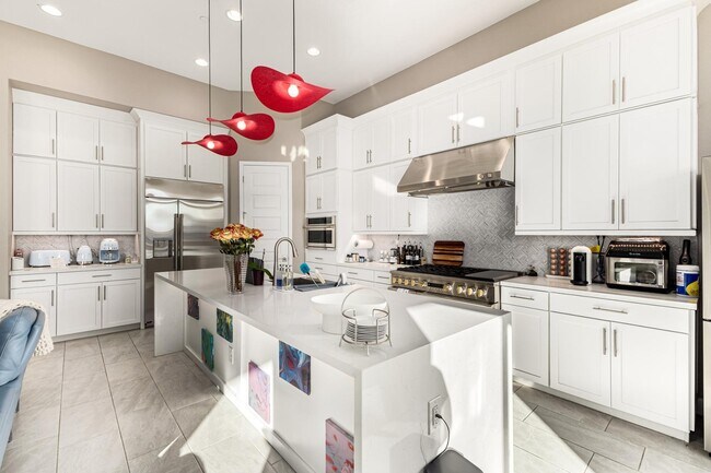 Building Photo - 7611 E Camino Vivaz