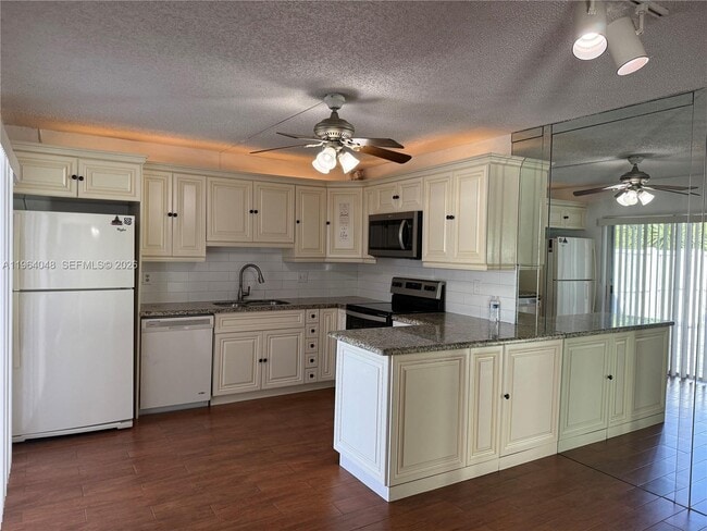 Building Photo - 22192 Boca Rancho Dr