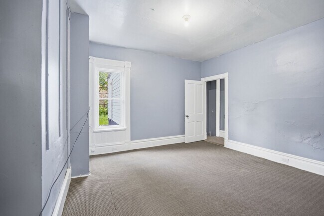 Building Photo - 616 Lillian St