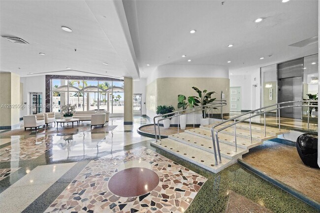 Building Photo - 4925 Collins Ave