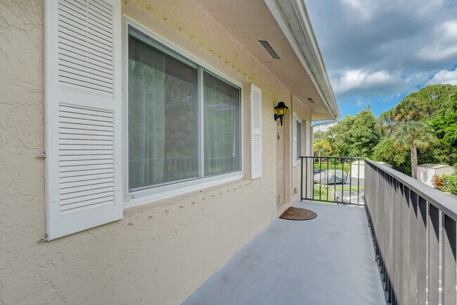 Building Photo - 154 Palm Dr