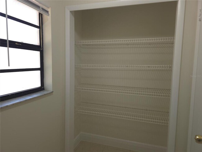 Building Photo - 10410 N Ojus Dr