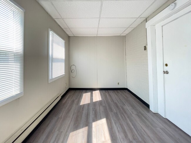 Building Photo - Charming 1-Bedroom Apartment Near Ball State University! New Flooring!