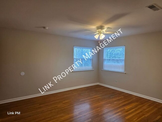 Building Photo - 3731 Knollwood Dr