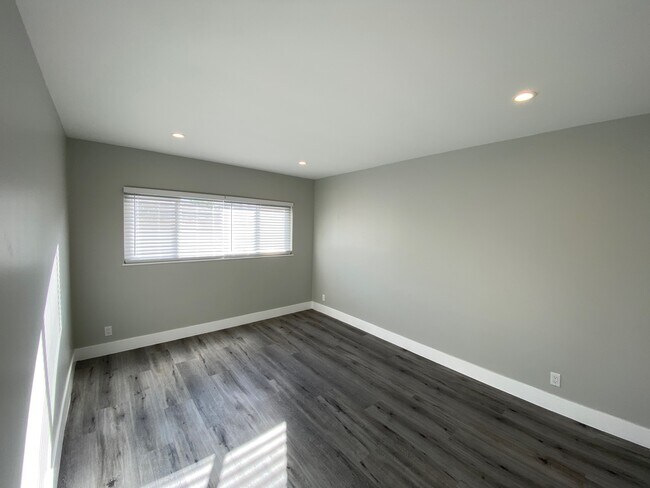 Second Bedroom - 1707 Barry Ave