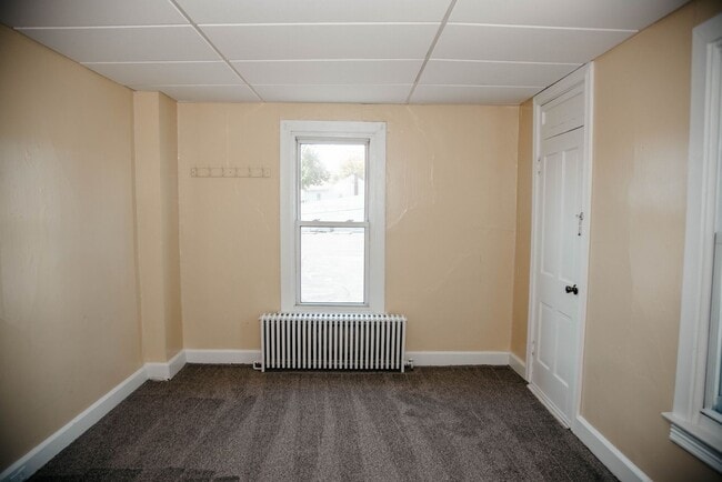 Building Photo - 327 Spruce St
