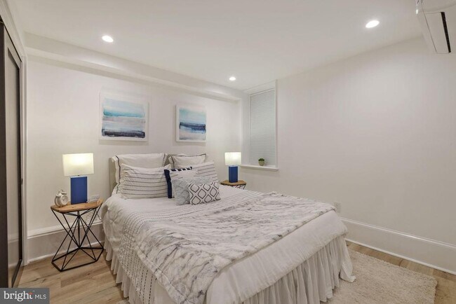 Building Photo - 1979 Biltmore St NW