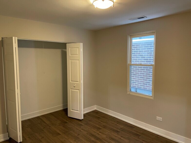 Building Photo - 4407 S Wallace St