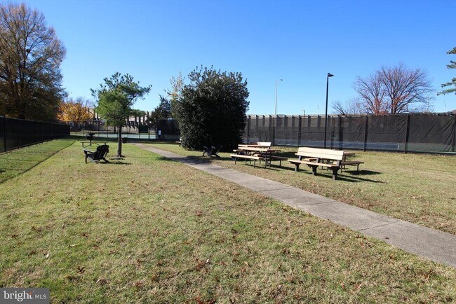 Building Photo - 1225 Martha Custis Dr