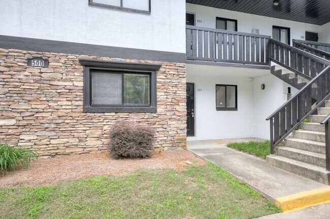 Building Photo - 503 Windsong Cir