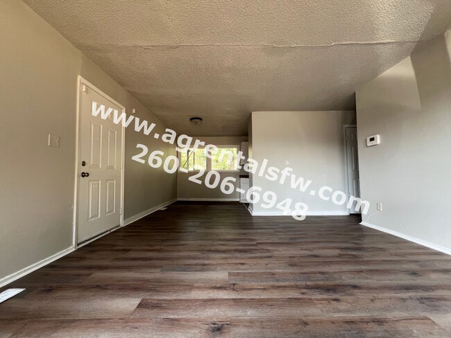 Building Photo - 3 Bedroom - Section 8 OK!