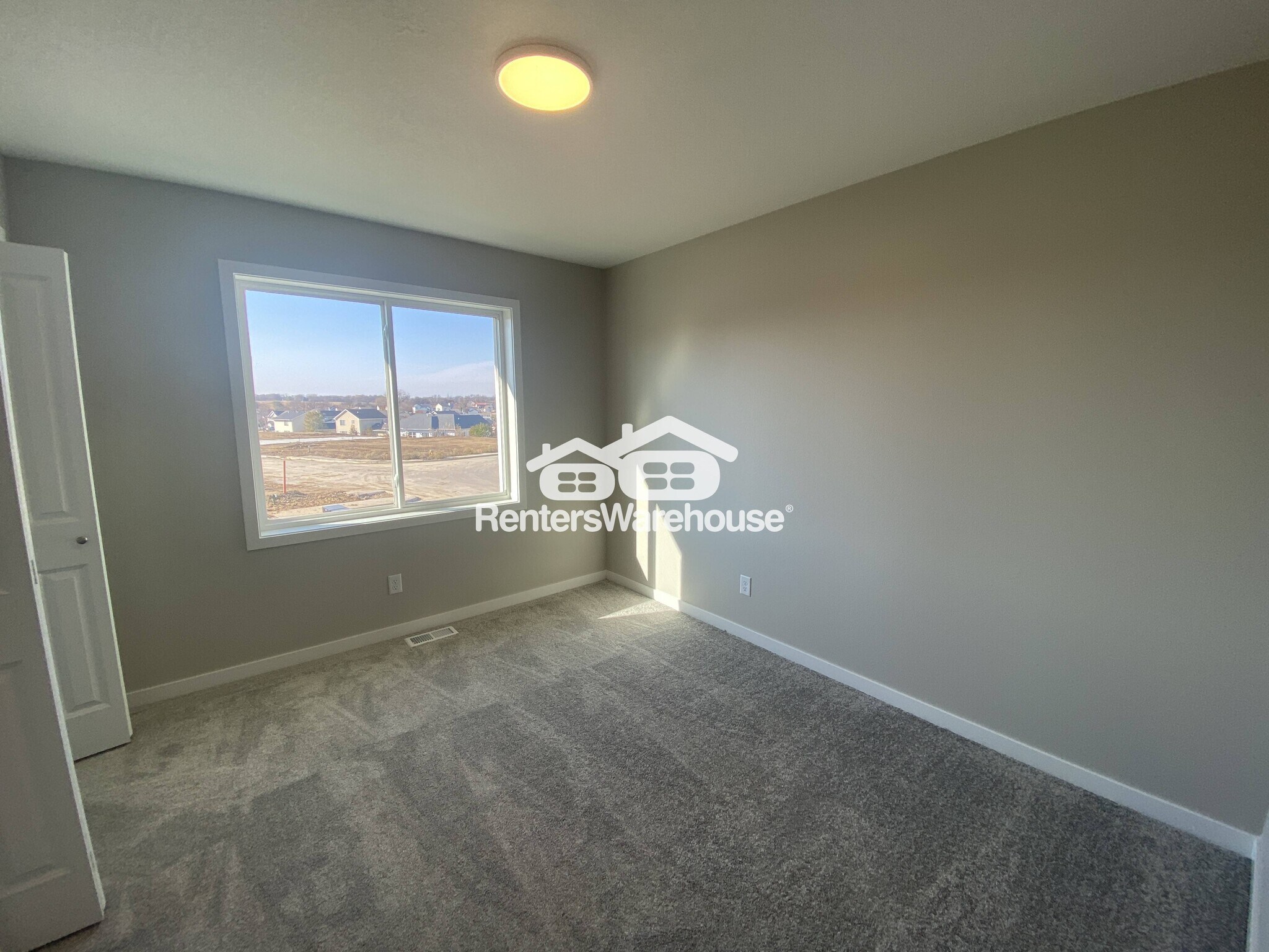 Building Photo - 7000 Lake Ridge Ave