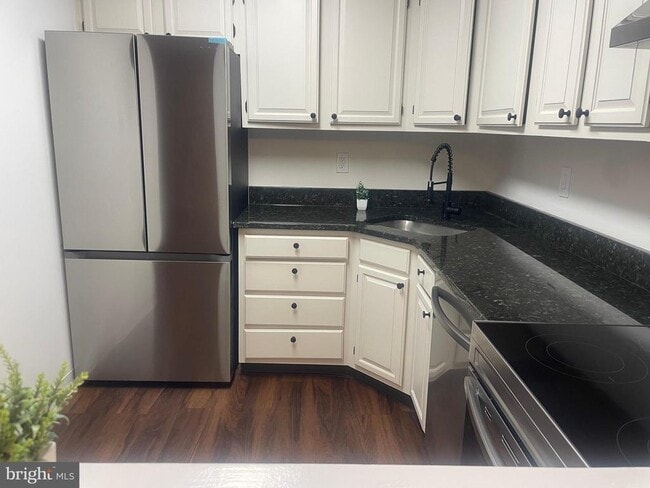 Building Photo - 1019 Ravens Crest Dr