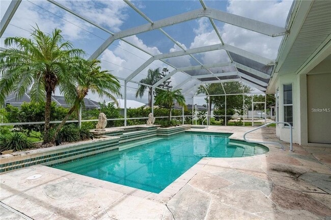 Building Photo - 23420 Peachland Blvd