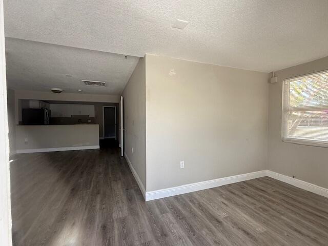 Building Photo - 400 Metcalf Ct