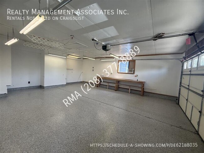 Building Photo - 3540 S Summerset Way