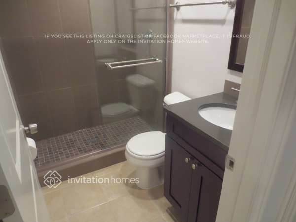 Building Photo - 8228 S Christiana Ave