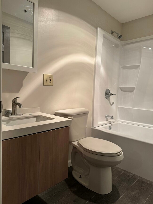 Building Photo - 355 S Main St