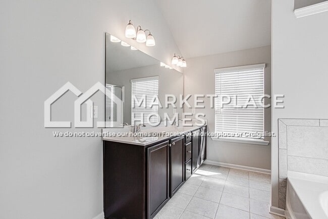 Building Photo - 6715 Hill Rock Ln