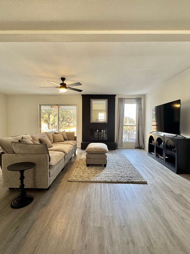 Building Photo - NOW AVAILABLE - Furnished Short Term Rental w/ Beautiful Views!