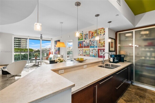 Building Photo - 450 Alton Rd